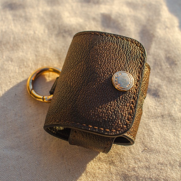 Coach AirPods Pro Case Leather Logo Holder Keychain Clip - Picture 2 of 6